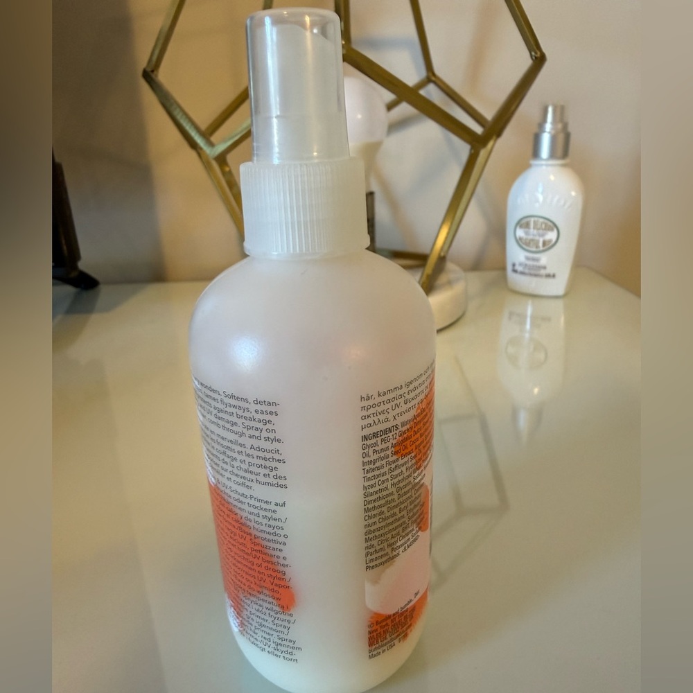 Bumble and bumble Invisible Oil Primer - White and Orange - Picture 2 of 2